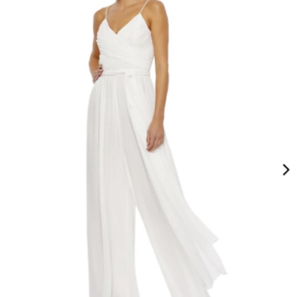 MAC DUGGAL PLEATED WIDE LEG WHITE JUMPSUIT sz S